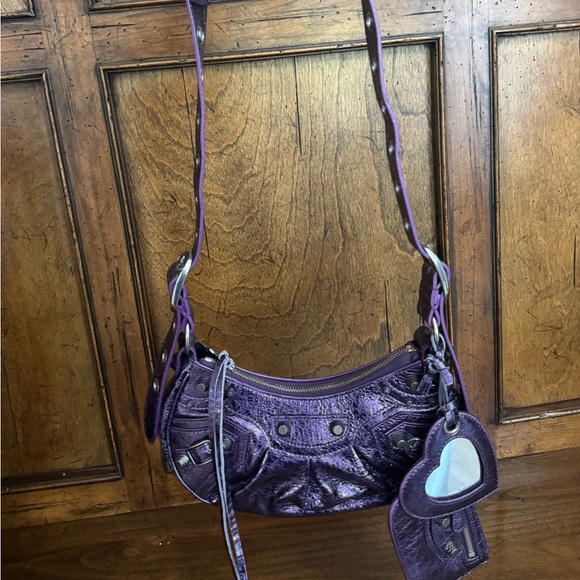 Balenciaga Handbags - BALENCIAGA Le Cagole leather handbag Never worn, with tag metallic purple